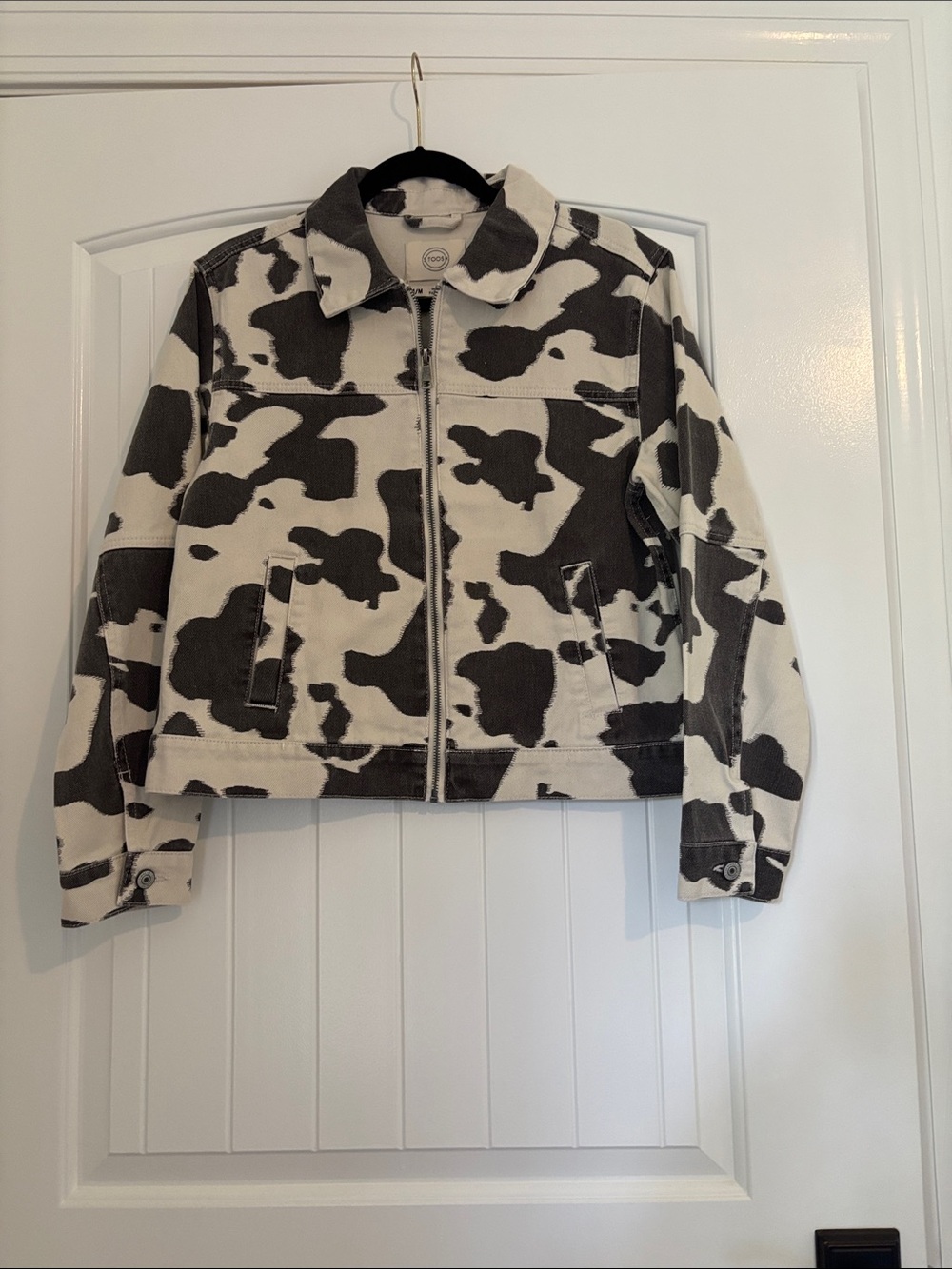 Stoosh Women’s Black & White Cow-Print Jean Jacket